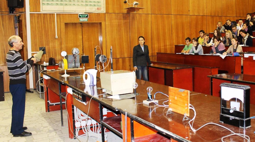 Demonstration cabinet ,physics,demonstration cabinet,experiments in physics Demonstration cabinet ,physics,demonstration cabinet,experiments in physics