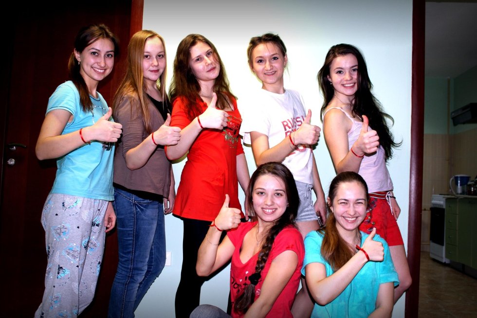 'Красная ленточка' в ИЭиФ ,СПИД, красная ленточка. соц.комитет, акция 'Красная ленточка' в ИЭиФ ,СПИД, красная ленточка. соц.комитет, акция