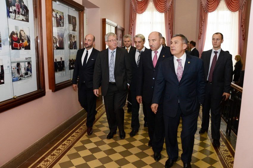 Премьер - министр Люксембурга Жан-Клод Юнкер посетил Казанский федеральный университет Премьер - министр Люксембурга Жан-Клод Юнкер посетил Казанский федеральный университет