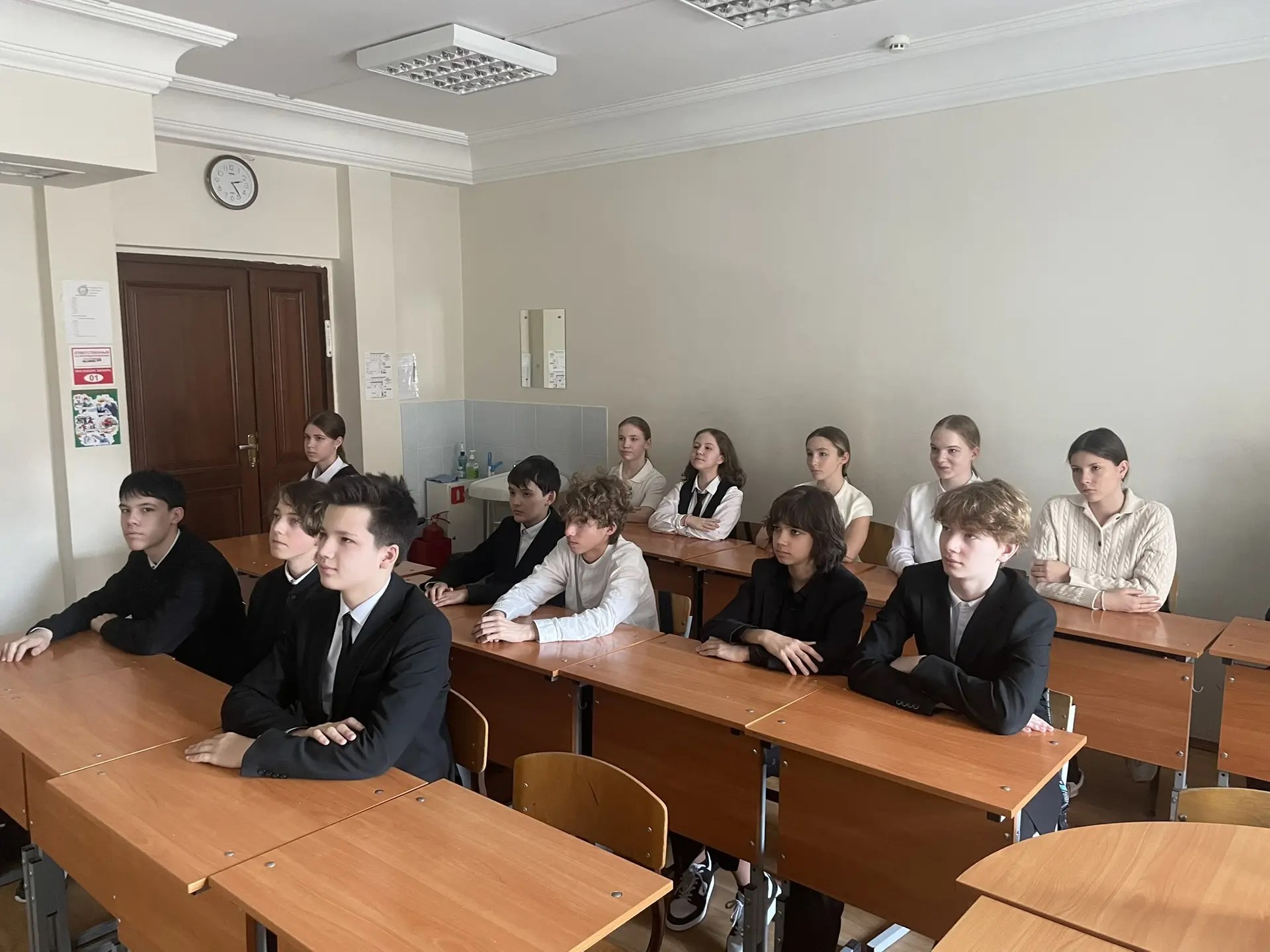 В Лицее имени Н.И.Лобачевского КФУ прошел просмотр фильма 'Предательство' ,2025-2026 учебный год, 2025-2026 учебный год, мероприятия, классный час, разговоры о важном, воспитательная работа, внеклассная работа, Разговоры о важном, Россия - мои горизонты, психолого-педагогическое сопровождение, патриотическое воспитание
В Лицее имени Н.И.Лобачевского КФУ прошел просмотр фильма 'Предательство' ,2025-2026 учебный год, 2025-2026 учебный год, мероприятия, классный час, разговоры о важном, воспитательная работа, внеклассная работа, Разговоры о важном, Россия - мои горизонты, психолого-педагогическое сопровождение, патриотическое воспитание