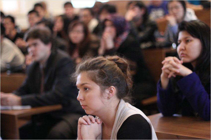 Миграционная служба просветила иностранных студентов КФУ Миграционная служба просветила иностранных студентов КФУ