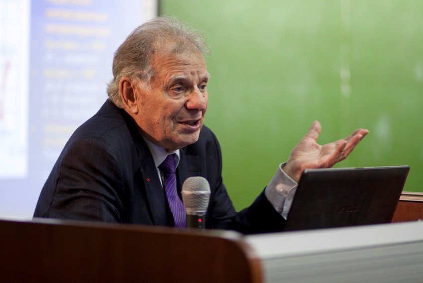 Нобелевский лауреат Жорес Алферов: 'Наши надежды связаны с колоссальным талантом нашего народа' Нобелевский лауреат Жорес Алферов: 'Наши надежды связаны с колоссальным талантом нашего народа'