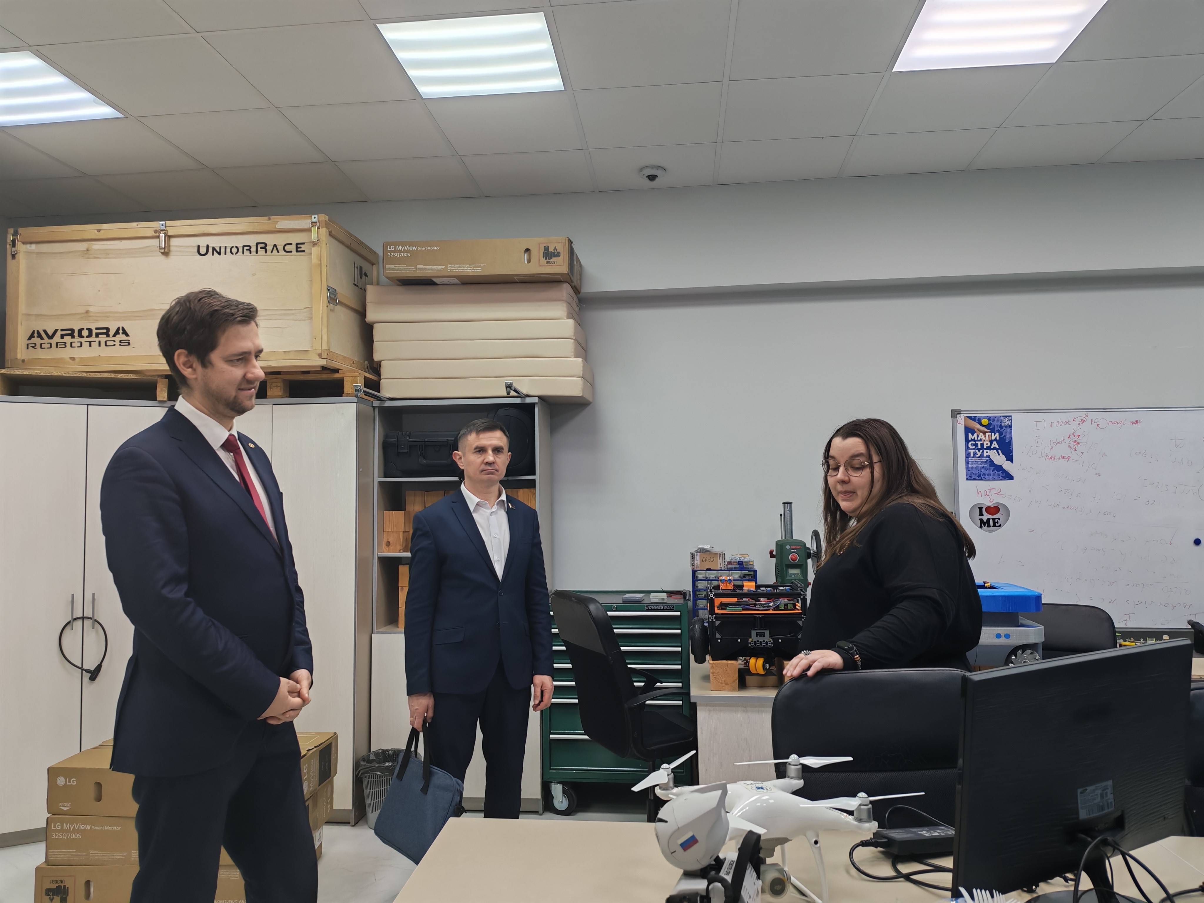 Ректор Белорусского государственного технологического университета посетил ЛИРС ,ИТИС, ЛИРС, робототехника Ректор Белорусского государственного технологического университета посетил ЛИРС ,ИТИС, ЛИРС, робототехника