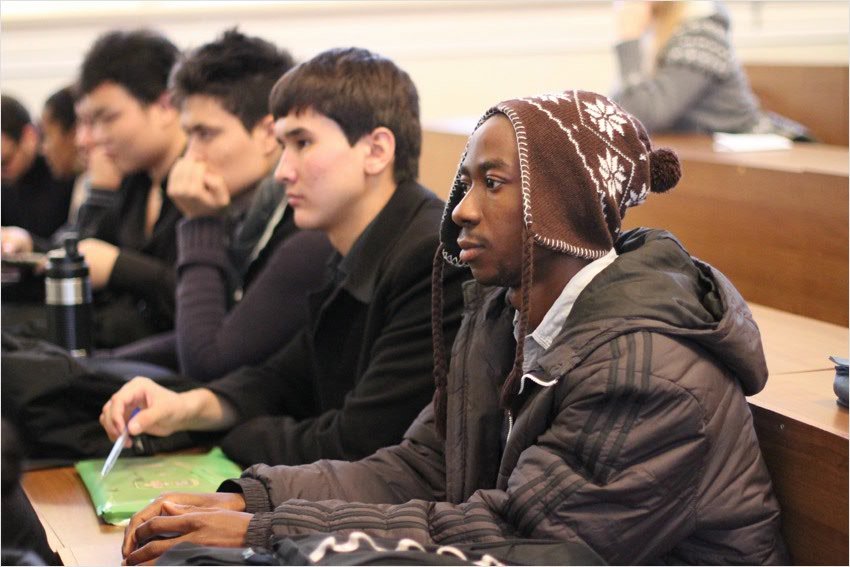 Миграционная служба просветила иностранных студентов КФУ Миграционная служба просветила иностранных студентов КФУ