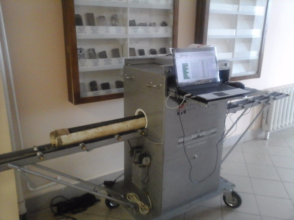 Research ,Molecular dynamics, Dynamics of liquid confined in porous media, PFG spectrometers Research ,Molecular dynamics, Dynamics of liquid confined in porous media, PFG spectrometers