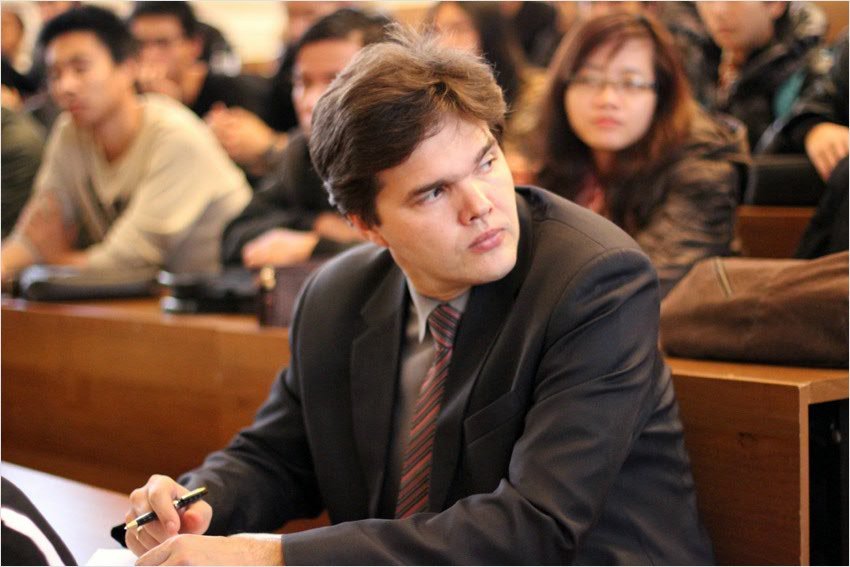 Миграционная служба просветила иностранных студентов КФУ Миграционная служба просветила иностранных студентов КФУ