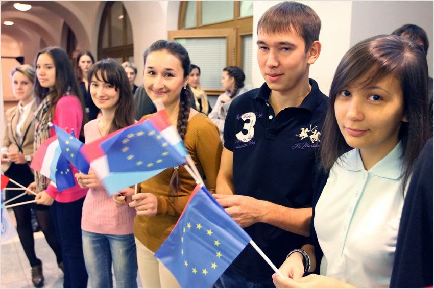 Премьер - министр Люксембурга Жан-Клод Юнкер посетил Казанский федеральный университет Премьер - министр Люксембурга Жан-Клод Юнкер посетил Казанский федеральный университет