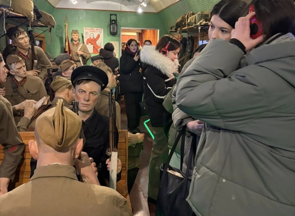 Студенты Института посетили передвижную выставку 'Поезд Победы' ,имоиив, выставка Студенты Института посетили передвижную выставку 'Поезд Победы' ,имоиив, выставка