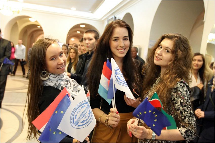 Премьер - министр Люксембурга Жан-Клод Юнкер посетил Казанский федеральный университет Премьер - министр Люксембурга Жан-Клод Юнкер посетил Казанский федеральный университет