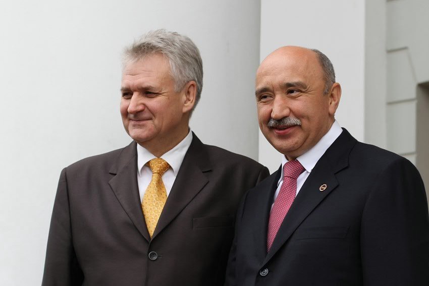 Премьер - министр Люксембурга Жан-Клод Юнкер посетил Казанский федеральный университет Премьер - министр Люксембурга Жан-Клод Юнкер посетил Казанский федеральный университет