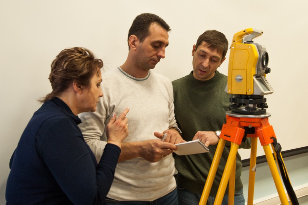 В период с 13 по 17 февраля в Центре дополнительного образования, менеджмента качества и маркетинга Института геологии и нефтегазовых технологий были проведены курсы повышения квалификации по программе 'Современные геодезические технологии в изысканиях и строительстве' ,Современные геодезические технологии в изысканиях и строительстве В период с 13 по 17 февраля в Центре дополнительного образования, менеджмента качества и маркетинга Института геологии и нефтегазовых технологий были проведены курсы повышения квалификации по программе 'Современные геодезические технологии в изысканиях и строительстве' ,Современные геодезические технологии в изысканиях и строительстве