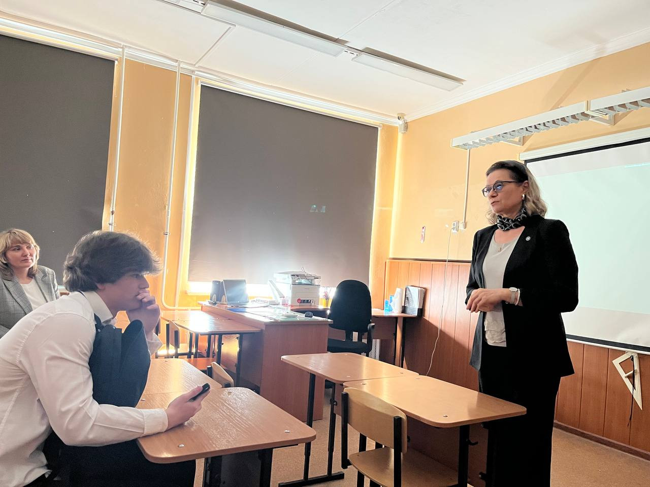 Профориентационная беседа со старшеклассниками в рамках конференции 'Мир науки' ,ИММ, профориентационная беседа, Институт математики и механики им. Н.И. Лобачевского, кафедра теории и технологий преподавания математики и информатики, абитуриент Профориентационная беседа со старшеклассниками в рамках конференции 'Мир науки' ,ИММ, профориентационная беседа, Институт математики и механики им. Н.И. Лобачевского, кафедра теории и технологий преподавания математики и информатики, абитуриент