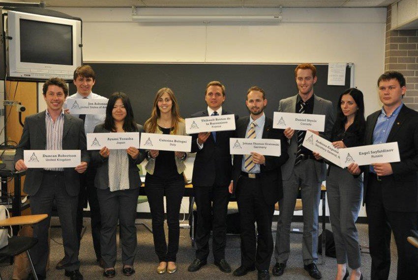 Студенты и аспиранты КФУ представляют университет на международной дипломатической арене Студенты и аспиранты КФУ представляют университет на международной дипломатической арене