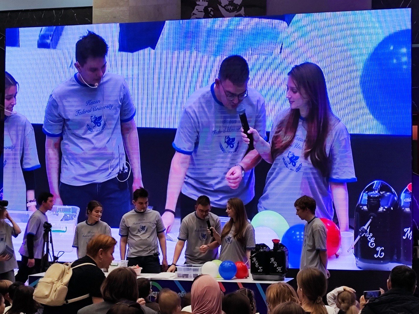 Студенты отделения механики ? организаторы проекта 'PROнаука в КФУ' ,студенты механики, отделение механики, «PROнаука в КФУ» Студенты отделения механики ? организаторы проекта 'PROнаука в КФУ' ,студенты механики, отделение механики, «PROнаука в КФУ»