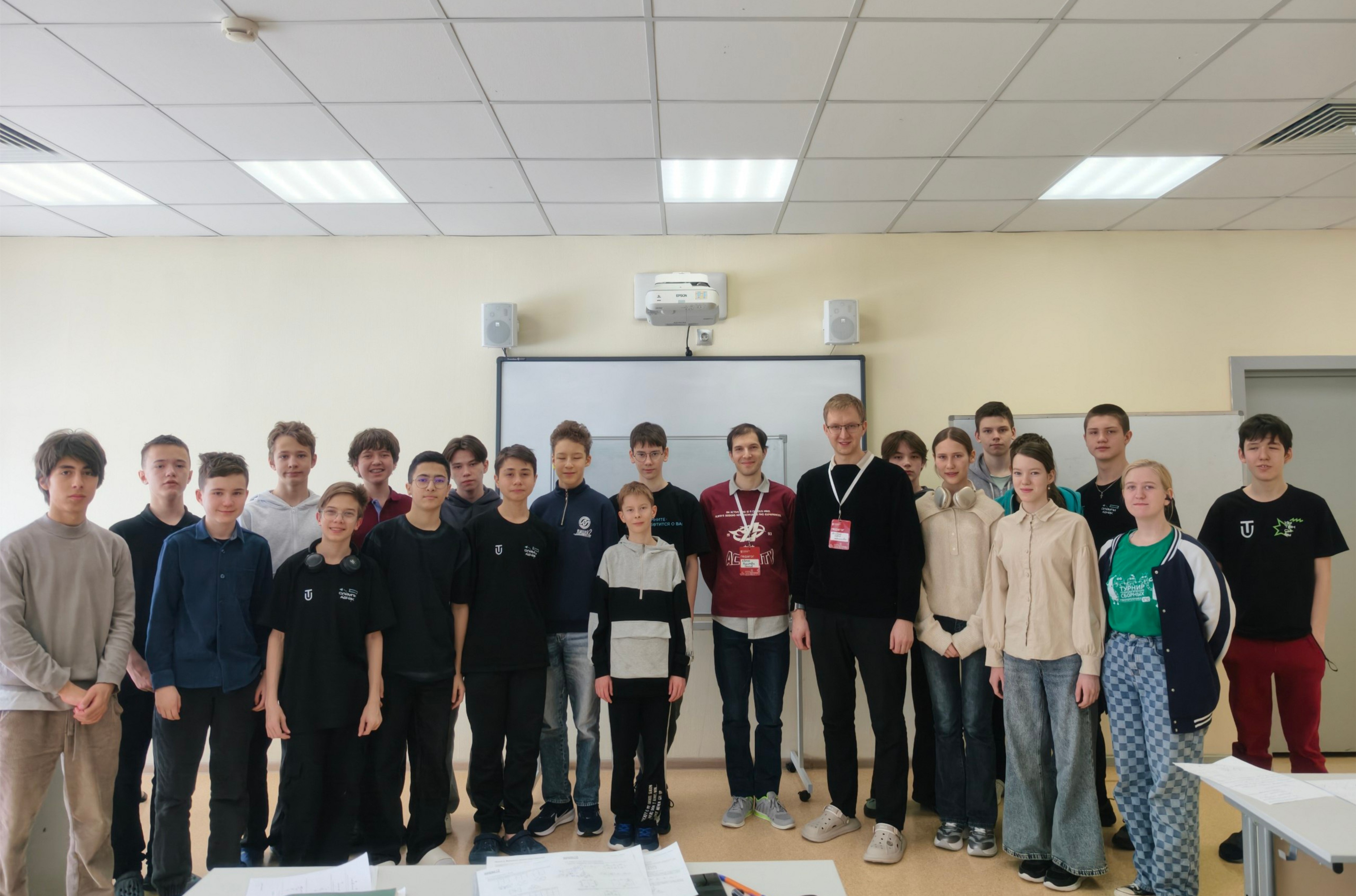 Преподаватели кафедры оптики и нанофотоники провели олимпиадный сбор по физике ,олимпиадный сбор, школьники, студенческий научный кружок Фотоника, кафедра оптики и нанофотоники Преподаватели кафедры оптики и нанофотоники провели олимпиадный сбор по физике ,олимпиадный сбор, школьники, студенческий научный кружок Фотоника, кафедра оптики и нанофотоники