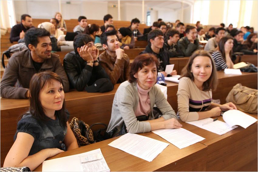 Миграционная служба просветила иностранных студентов КФУ Миграционная служба просветила иностранных студентов КФУ