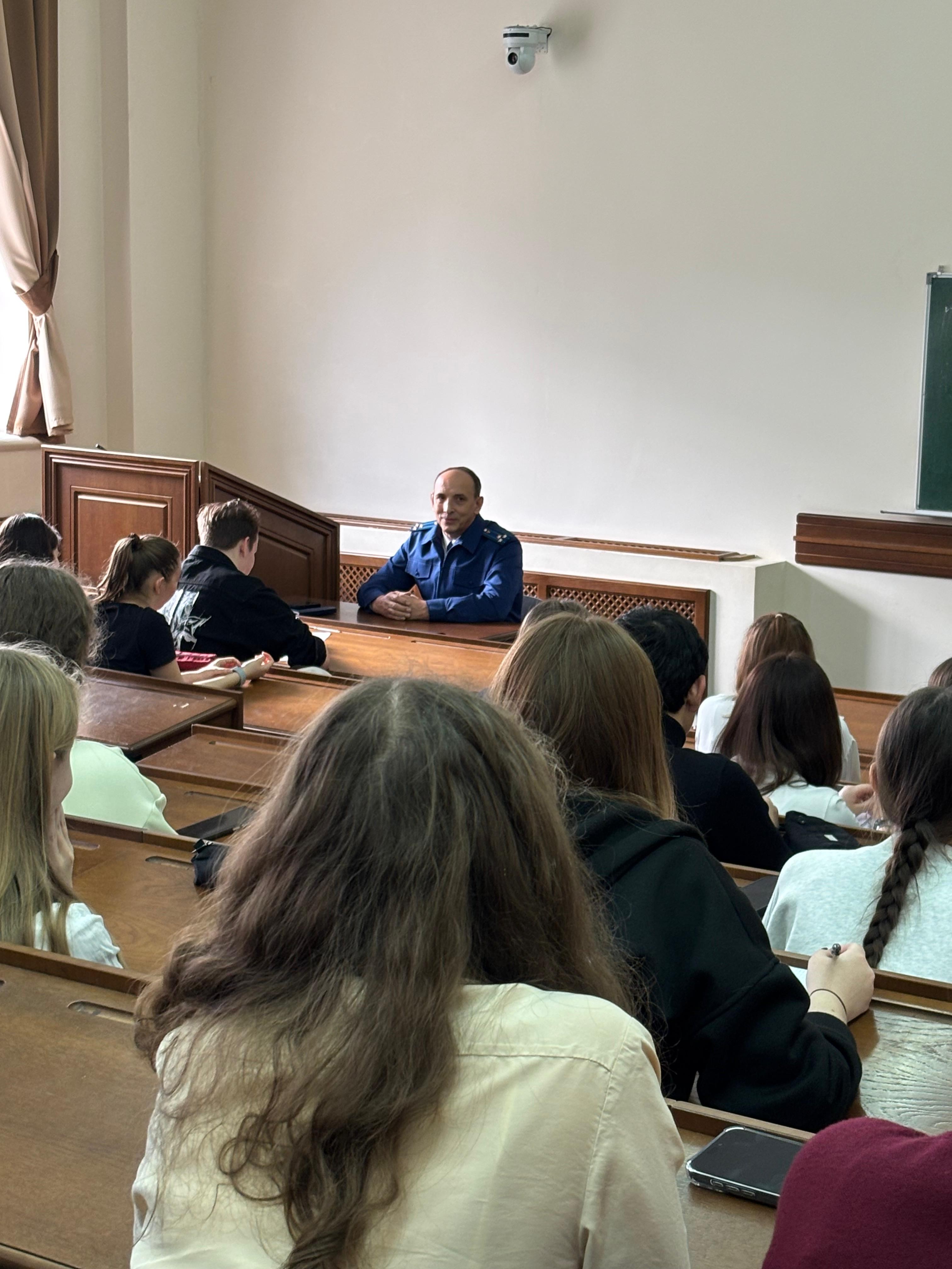 Бинарные лекции в рамках курса ,бинарные лекции, представители работодателей, юристы Бинарные лекции в рамках курса ,бинарные лекции, представители работодателей, юристы