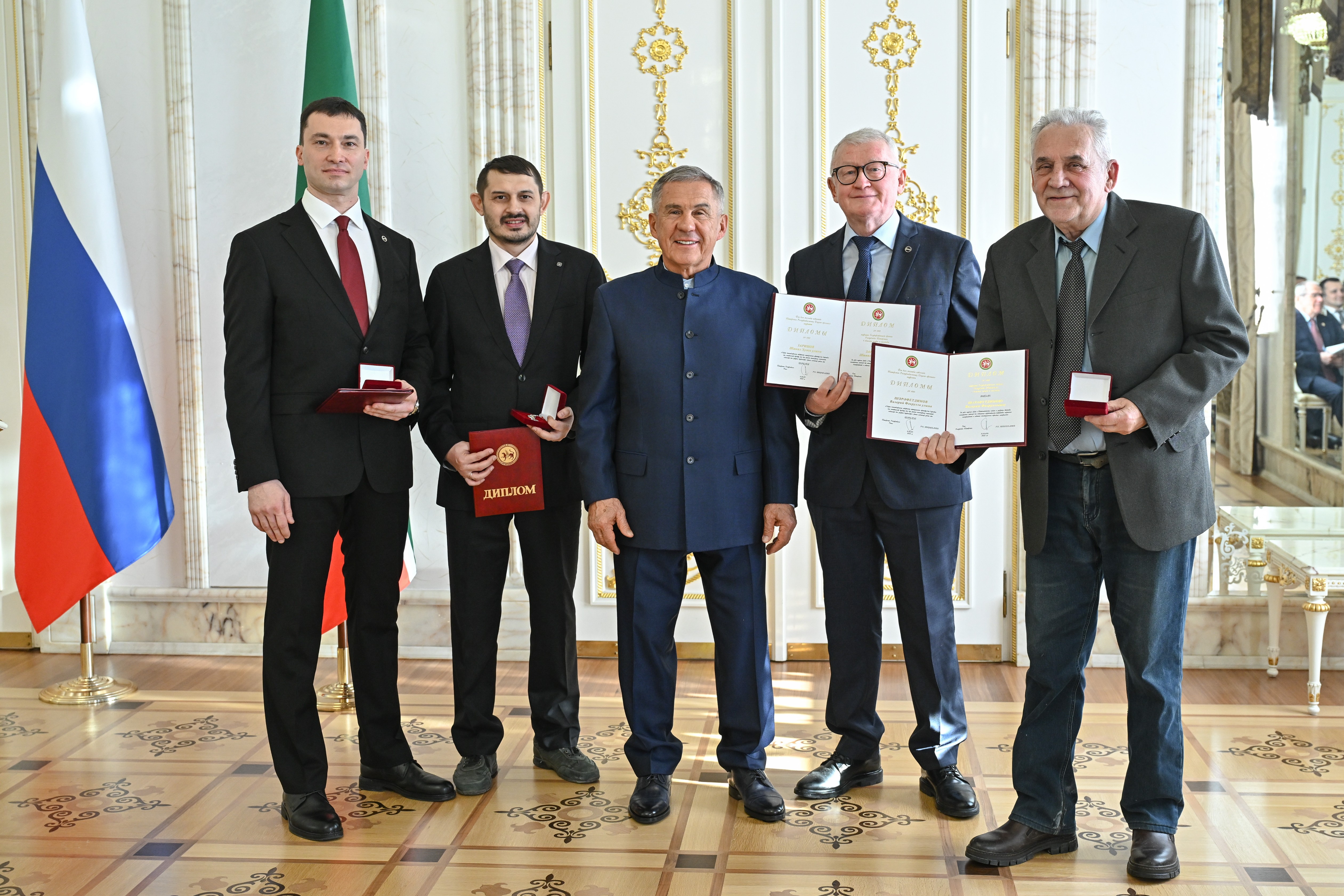 Состоялась торжественная церемония вручения Раисом Республики Татарстан Р.Н.Миннихановым Государственных премий Республики Татарстан в области науки и техники и государственных наград ,госпремия, награда, КФУ Состоялась торжественная церемония вручения Раисом Республики Татарстан Р.Н.Миннихановым Государственных премий Республики Татарстан в области науки и техники и государственных наград ,госпремия, награда, КФУ