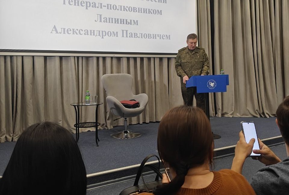 В КФУ состоялась встреча с Героем России Александром Лапиным ,имоиив, лекция В КФУ состоялась встреча с Героем России Александром Лапиным ,имоиив, лекция