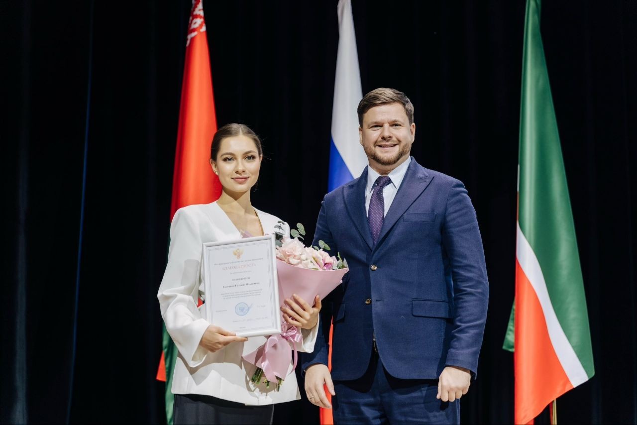 Поздравляем с наградой ,ИМОИиВ, Высшая школа иностранных языков и перевода Поздравляем с наградой ,ИМОИиВ, Высшая школа иностранных языков и перевода