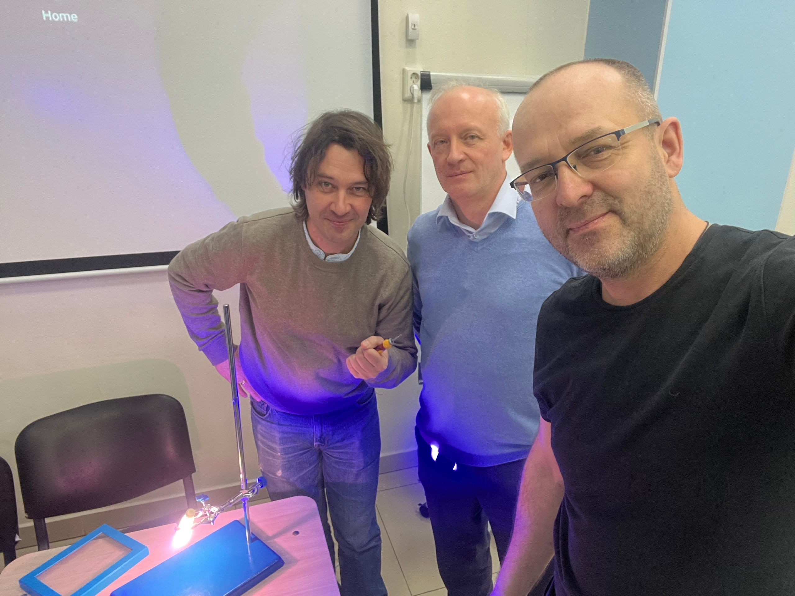 Делегация кафедры квантовой электроники и МРС посетила удивительный лицей СУНЦ КАИ ,Институт физики, лицей СУНЦ КАИ Делегация кафедры квантовой электроники и МРС посетила удивительный лицей СУНЦ КАИ ,Институт физики, лицей СУНЦ КАИ