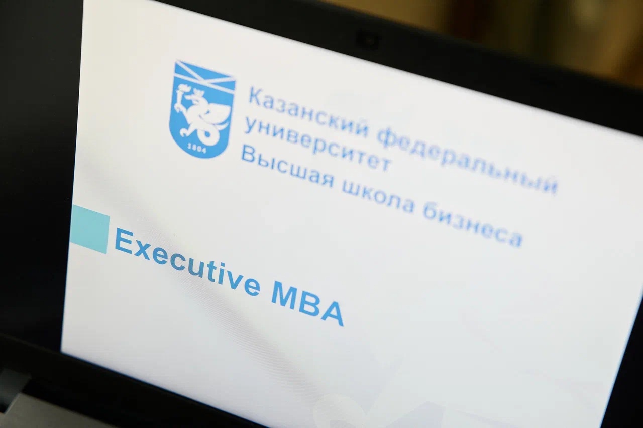   XECUTIVE   -    ,, EMBA, Executive MBA.