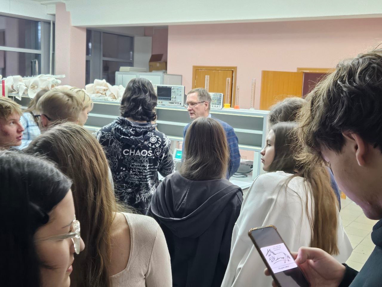 Школьники лицея Иннополис познакомились с физикой в КФУ ,Институт физики, лицей Иннополис Школьники лицея Иннополис познакомились с физикой в КФУ ,Институт физики, лицей Иннополис