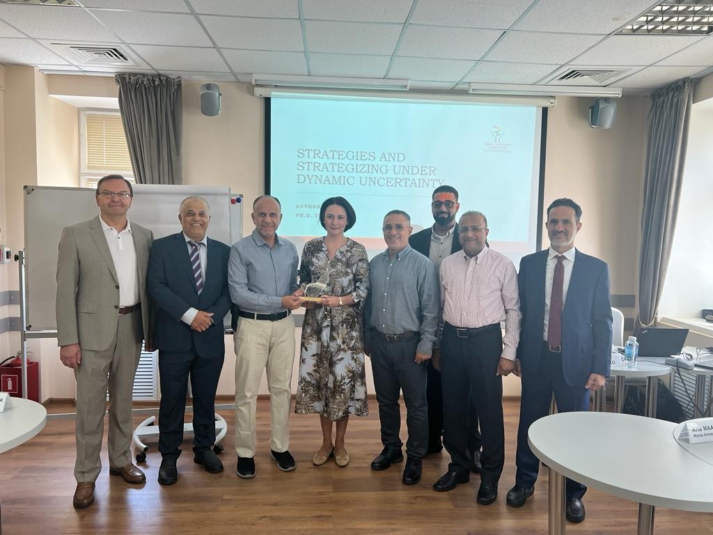 С 3 по 12 июля в Высшей школе бизнеса был организован очный учебный модуль для слушателей программы DBA OMAN ,Высшая школа бизнеса, «Доктор делового администрирования», Оман, иностранцы С 3 по 12 июля в Высшей школе бизнеса был организован очный учебный модуль для слушателей программы DBA OMAN ,Высшая школа бизнеса, «Доктор делового администрирования», Оман, иностранцы